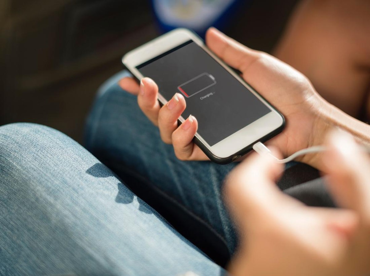 Tips Menjaga Baterai HP agar Awet dengan Hindari Isi Daya 100 Persen