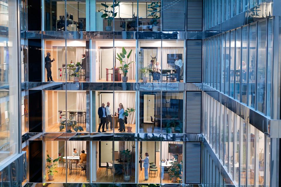 Bagaimana Perusahaan Membujuk Karyawan Untuk Kembali ke Kantor Setelah Pandemi