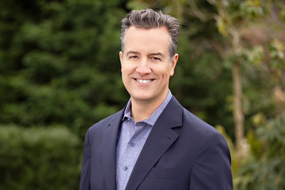 Pelajaran Jeff Bezos Membantu Greg Hart Transformasi Coursera di Era Edtech