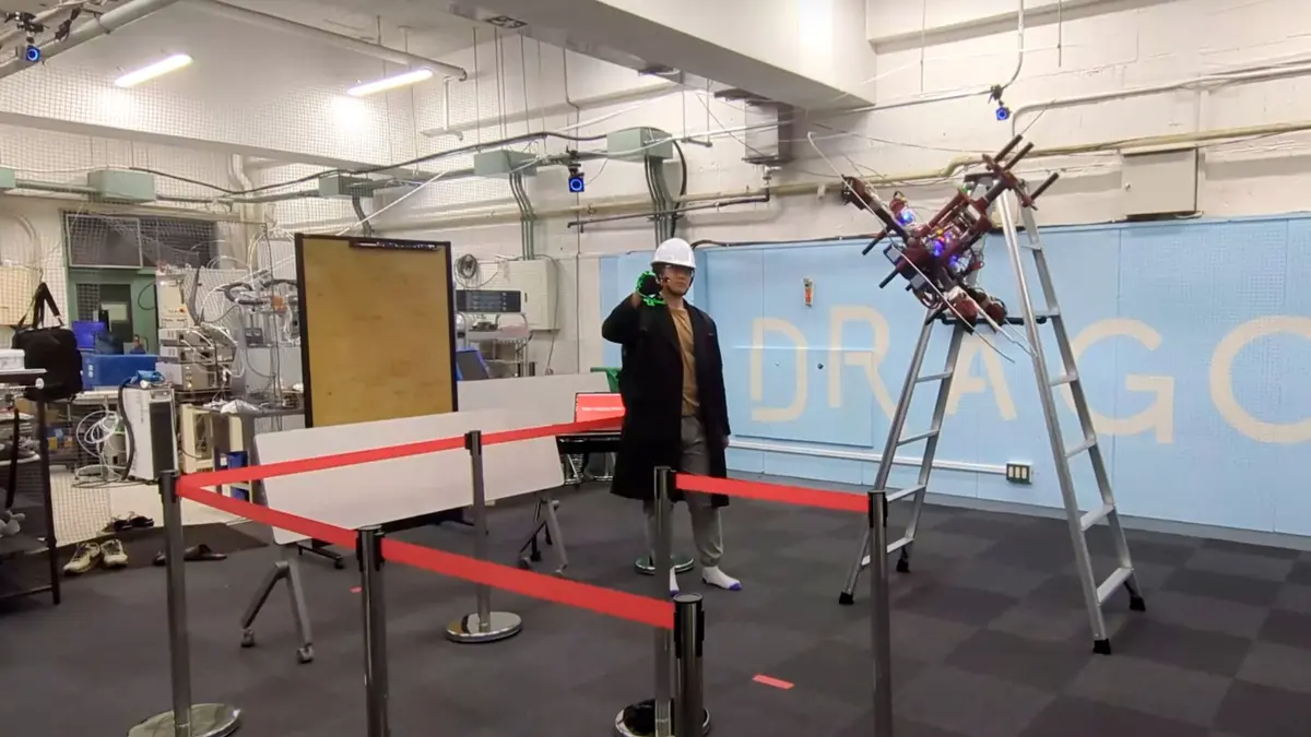 Kontrol Drone Pakai Tangan: Sistem Teleoperasi Baru yang Presisi untuk Navigasi 3D