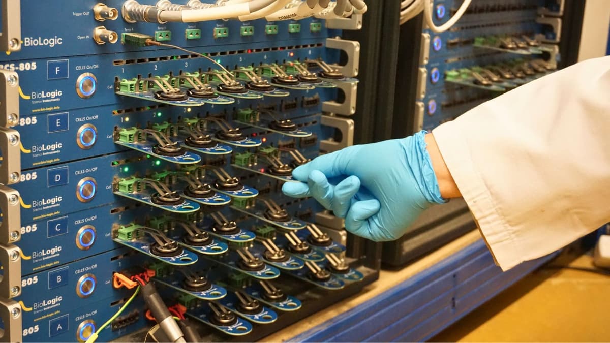 Baterai Lithium-Sulfur: Solusi Pengisian Cepat dan Kapasitas Tinggi untuk Mobil Listrik