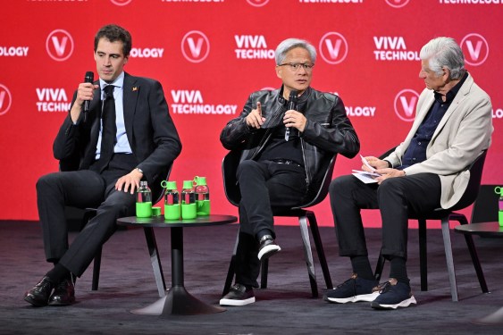 Startup AI Perancis Mistral Kejar Dana Miliaran untuk Dominasi AI Eropa