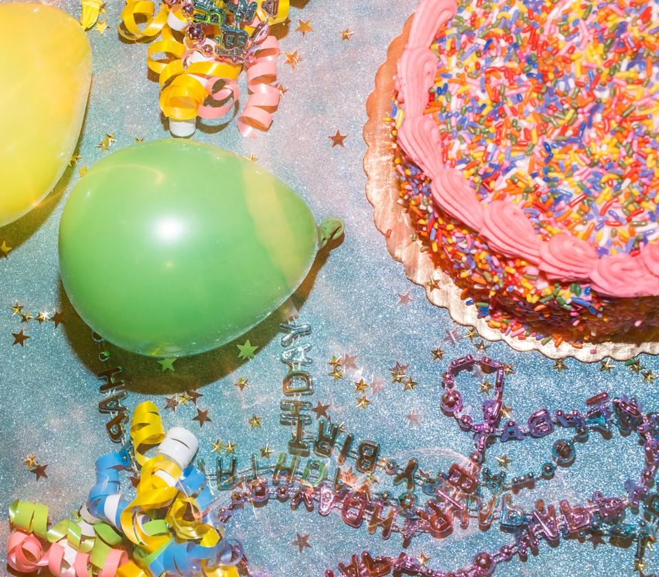 Cameo Berusaha Bangkit dengan Aplikasi Sederhana Candl untuk Ulang Tahun