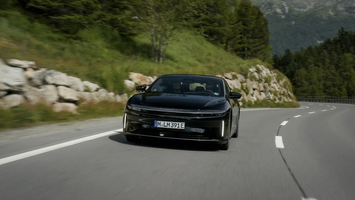 Lucid Air Grand Touring Pecahkan Rekor Dunia Jarak Terjauh Mobil Listrik