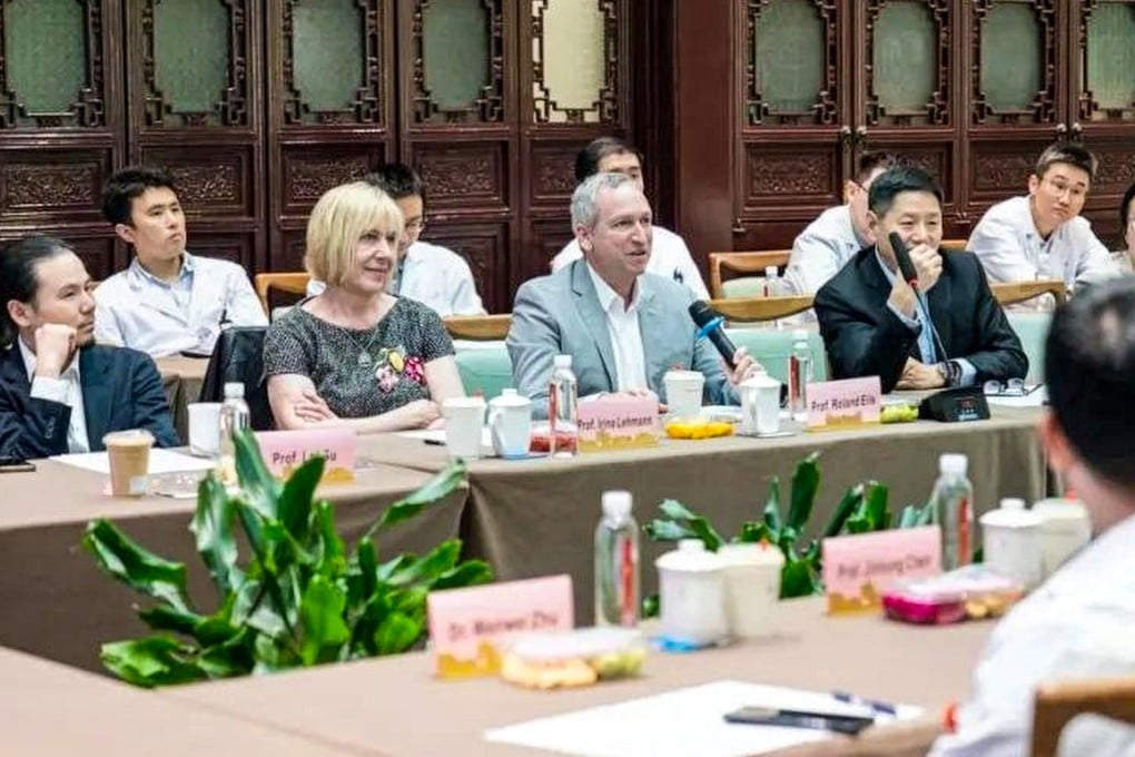 Pasangan Peneliti Terkenal AI Medis Gabung Fudan University di China