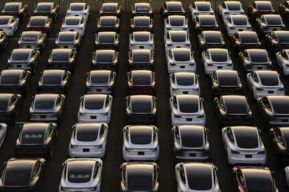 Elon Musk Ajak Pemegang Saham Tesla Putuskan Investasi di xAI Karena Butuh Dana Besar