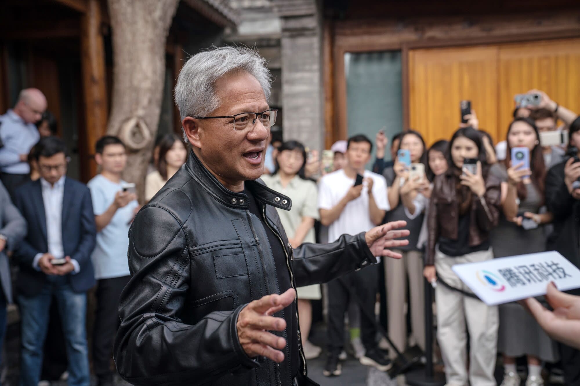 CEO Nvidia Puji AI China dan Sambut Pelonggaran Ekspor Chip ke Negeri Tirai Bambu