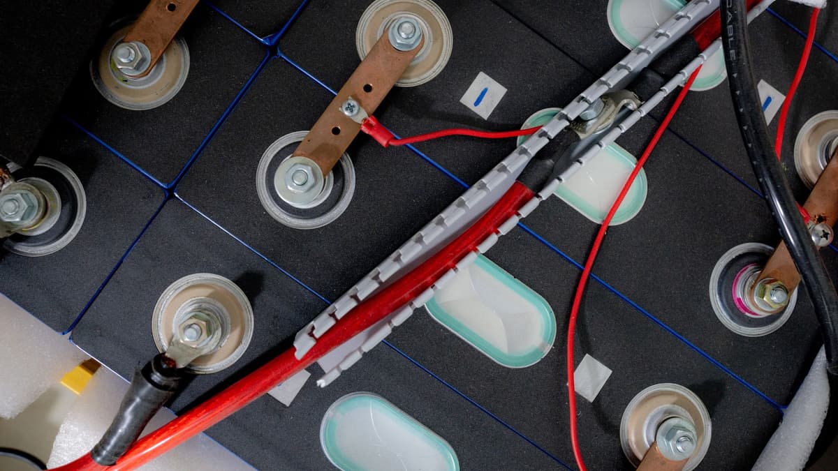 Doping Tembaga Stabilkan Baterai Sodium-Ion, Perpanjang Umur dan Performa