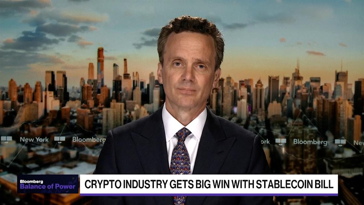 Pandangan Joseph Lavorgna Tentang RUU Stablecoin dan Persaingan Keuangan Tradisional