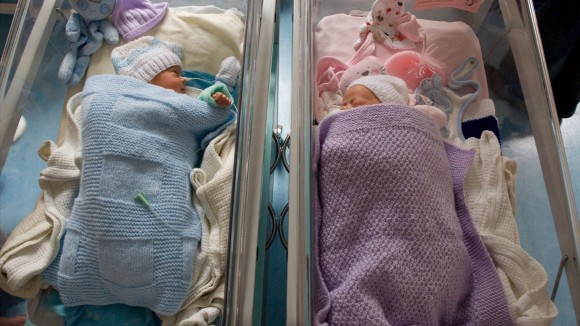 Genetik dan Usia Ibu Pengaruhi Peluang Memiliki Anak Berjenis Kelamin Sama