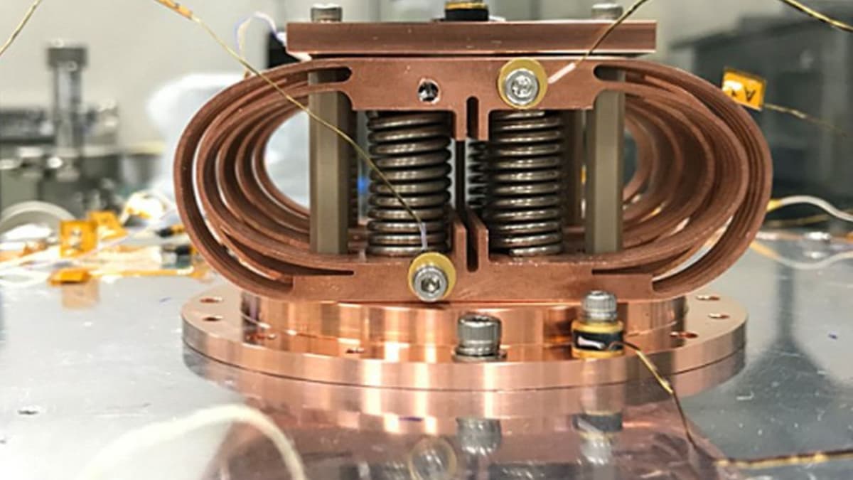 Paduan Tembaga Baru dengan Efek Memori Bentuk Berfungsi di Suhu -200°C