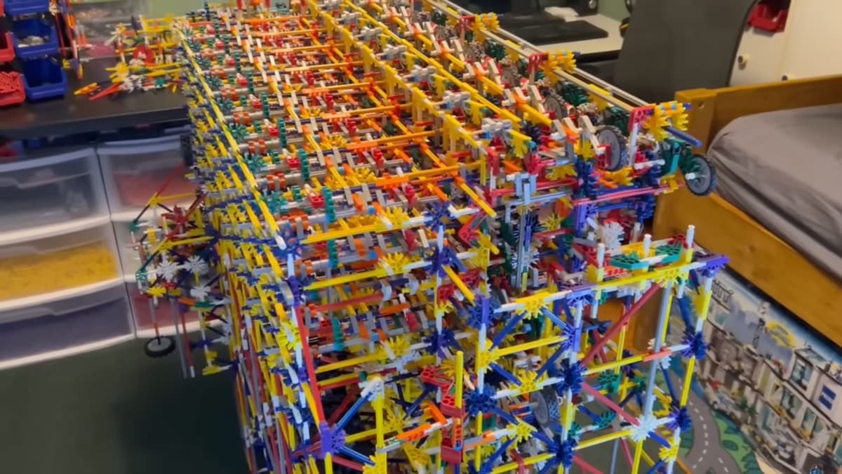 Komputer Mekanik 8-Bit dari K’NEX: Belajar Matematika Lewat Mainan