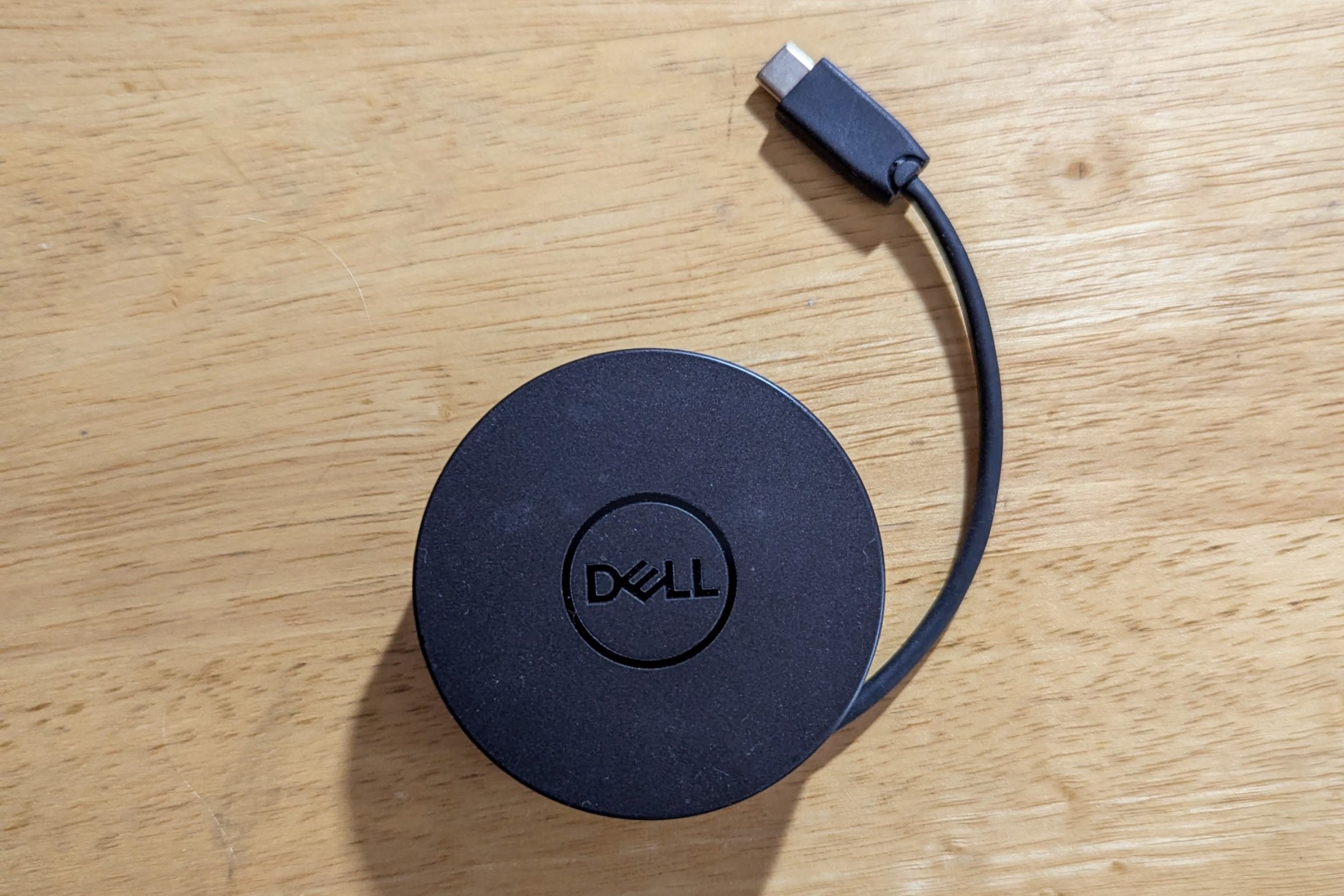 Review Dell USB-C Mobile Adapter: Solusi Praktis untuk Laptop dengan Port Terbatas