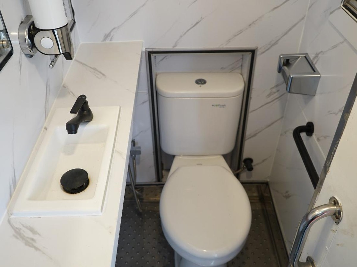 Proyek Microbiota Vault: Menyimpan Sampel Tinja untuk Kesehatan Masa Depan