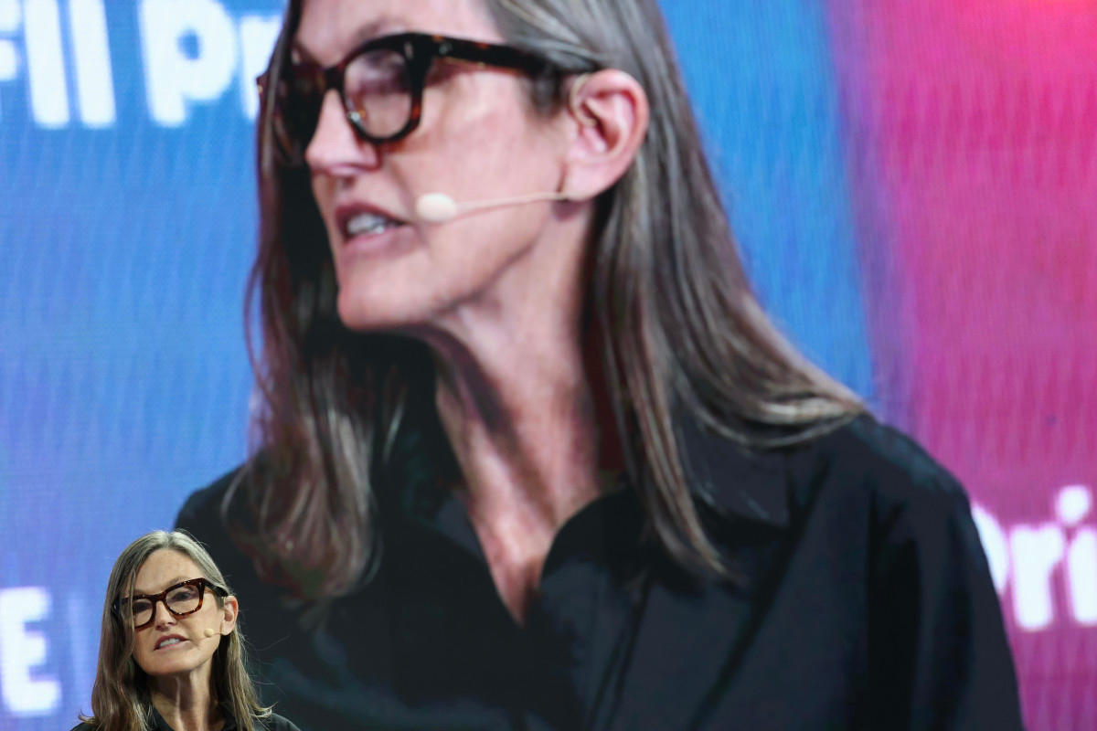 Cathie Wood Berikan 'Suara Kepercayaan' Investasi Besar di Ethereum Lewat BitMine