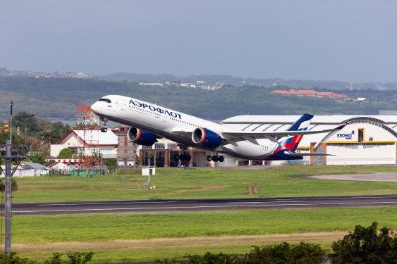 Serangan Siber Lumpuhkan Aeroflot, Ribuan Penerbangan di Rusia Dibatalkan