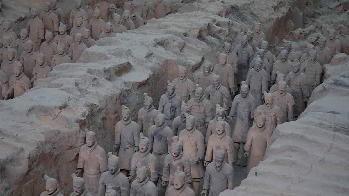 Prasasti 2.246 Tahun Ungkap Ekspedisi Rahasia Kaisar Qin untuk Keabadian