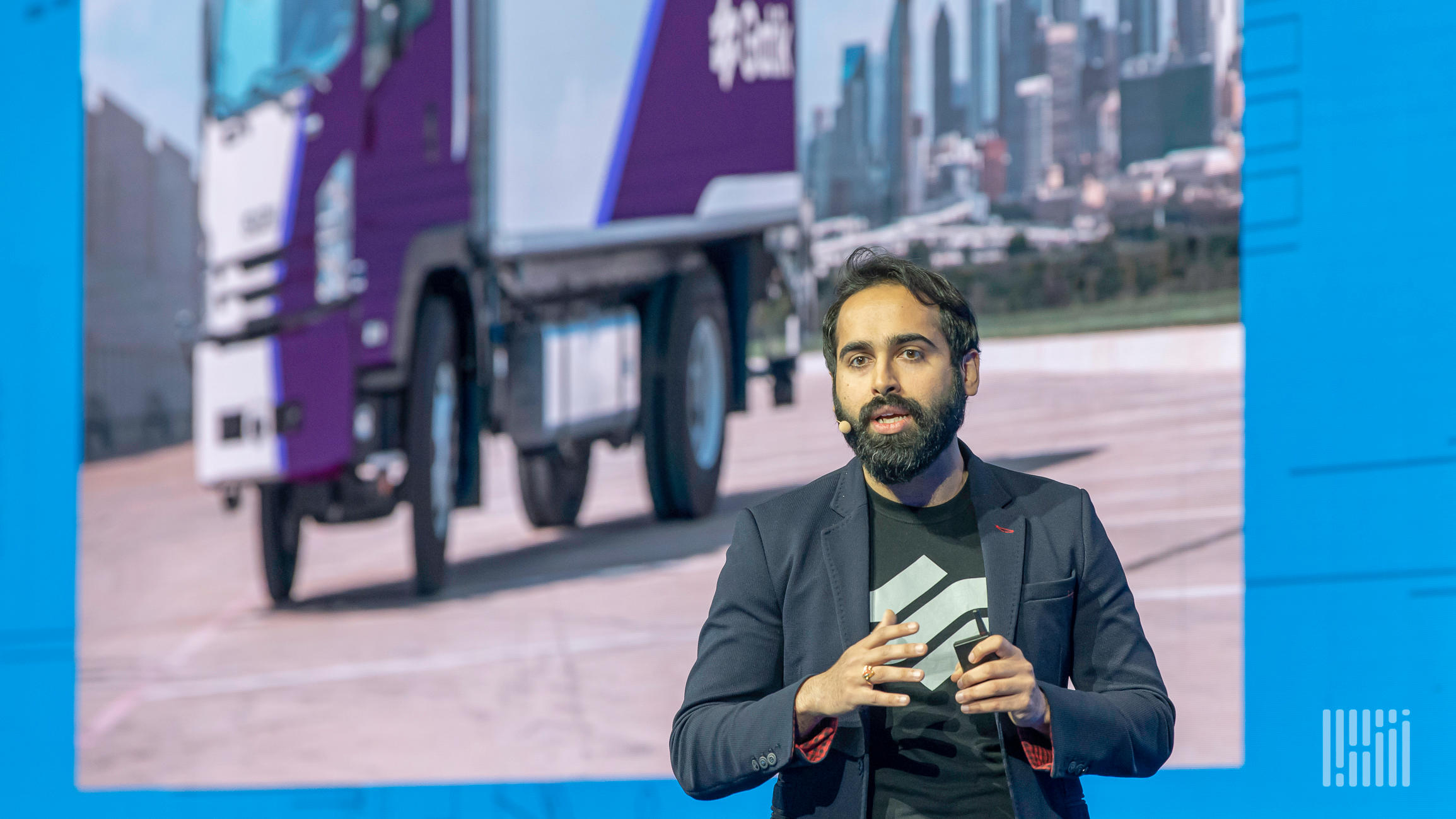 Gatik Arena: Platform Simulasi Canggih Percepat Pengujian Truk Otonom