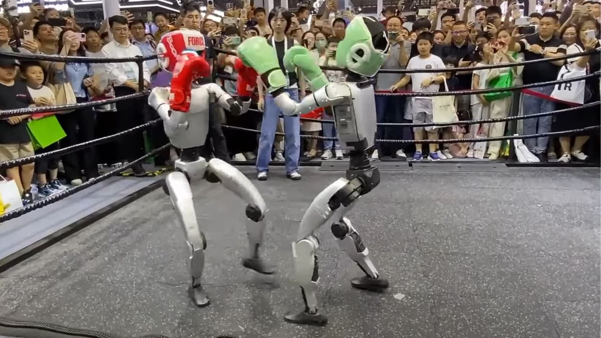 Pertarungan Robot Humanoid di WAIC 2025 Tampilkan Kemajuan Teknologi China