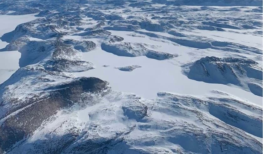 Banjir Subglasial Besar di Greenland Pecahkan Es dari Bawah Permukaan