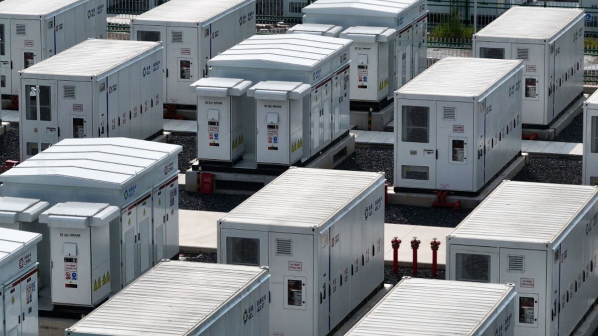 California Bisa Potong 8 Juta Ton Emisi dengan Gunakan Baterai Mobil Listrik Bekas