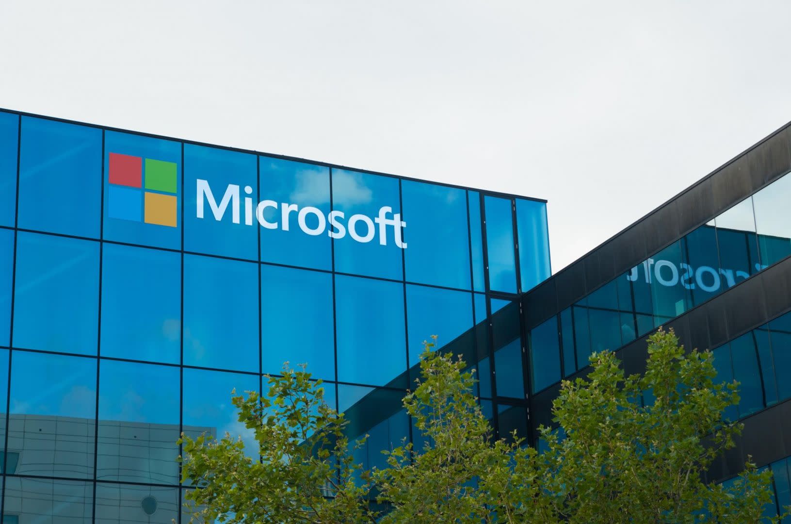 Dampak Laporan Keuangan Microsoft dan Meta Terhadap Pasar Token AI dan Kripto