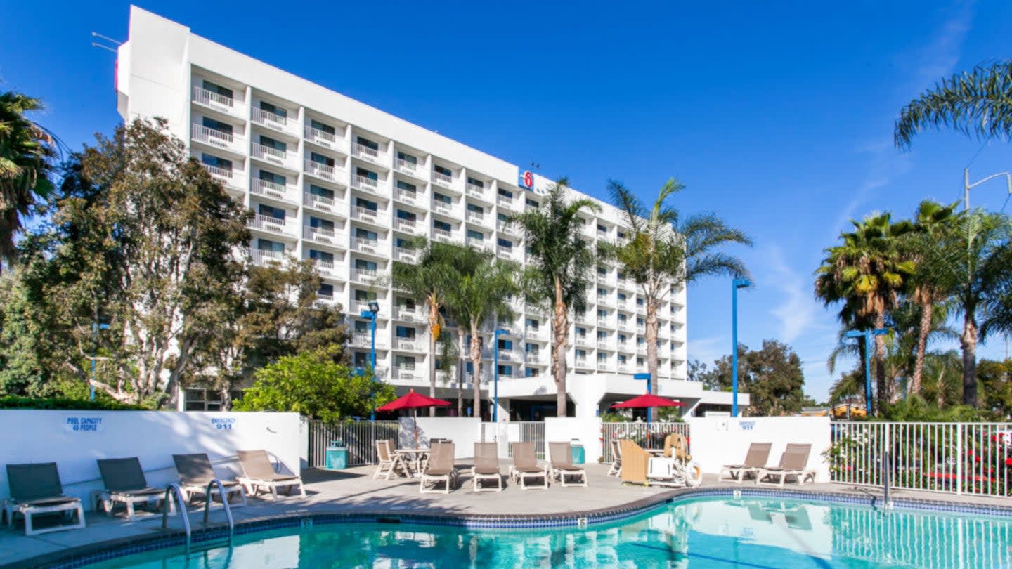 OYO dan IBS Software Bersinergi Percepat Digitalisasi Layanan Perhotelan Global