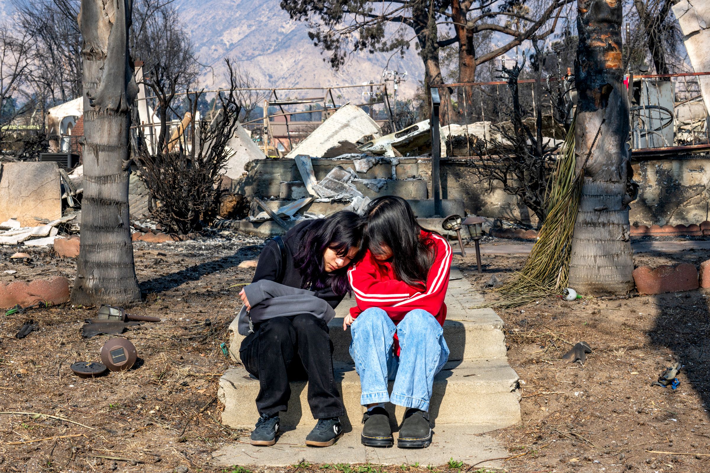 Perlambatannya Rekonstruksi Rumah Pasca Kebakaran Hebat di Los Angeles Meski Aturan Dilonggarkan