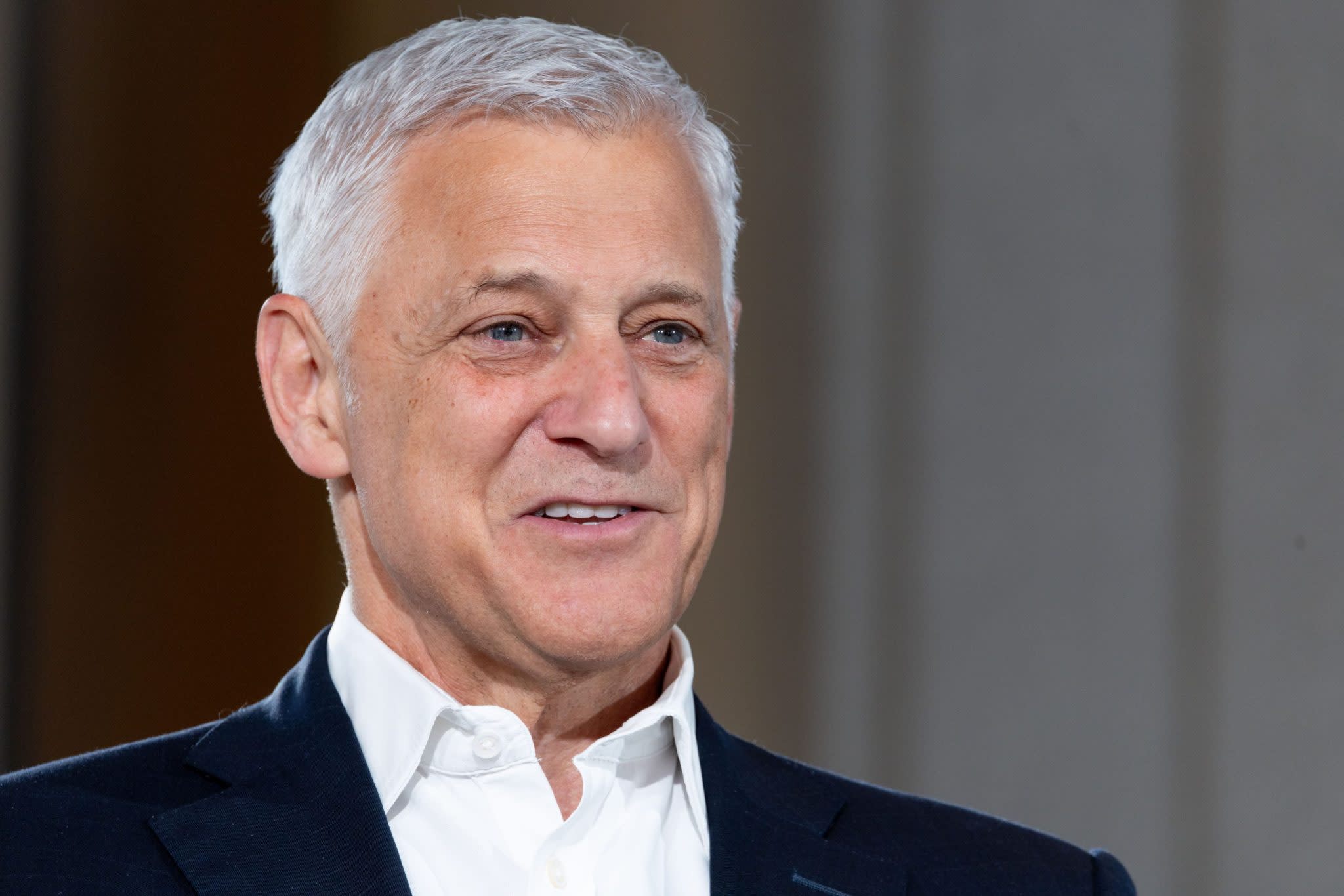 Bill Winters dan Standard Chartered: Rahasia Sukses Kerja Fleksibel di Dunia Bank