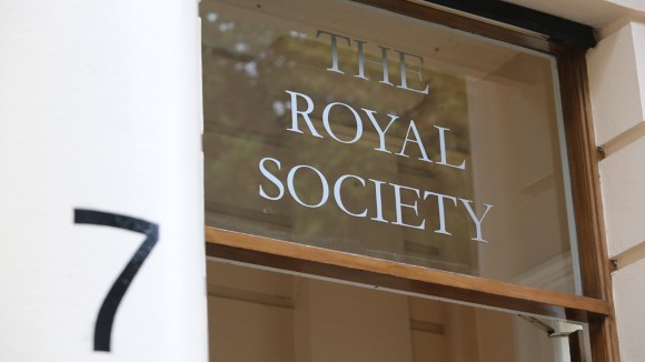 Royal Society Terapkan Model Subscripsi Baru Demi Akses Jurnal Gratis 100%
