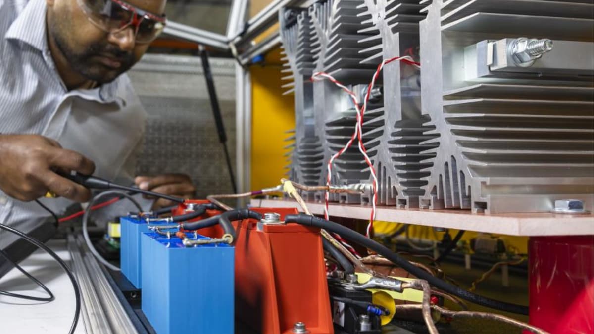 Pemutus Sirkuit Cepat dan Murah dari ORNL Buka Jalan Jaringan Listrik DC Masa Depan