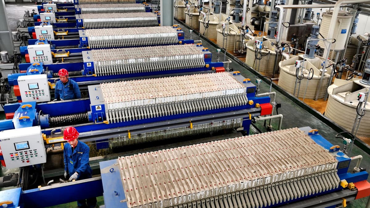 Inovasi dari Limbah Baterai: Katalis Matahari Hancurkan Plastik Jadi Bahan Bernilai