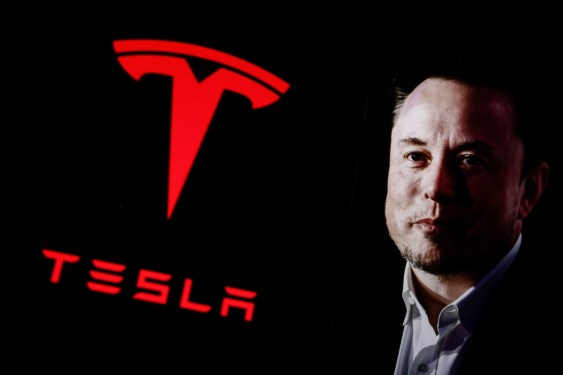 Tesla Hentikan Proyek Dojo 2 dan Fokus pada Chip AI5 dan AI6 untuk Masa Depan AI