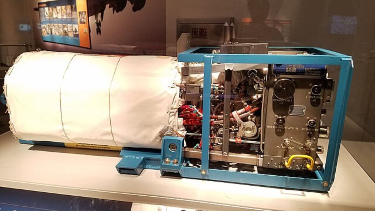 Ba7Nb4MoO20 dan Peran Air dalam Meningkatkan Efisiensi Sel Bahan Bakar