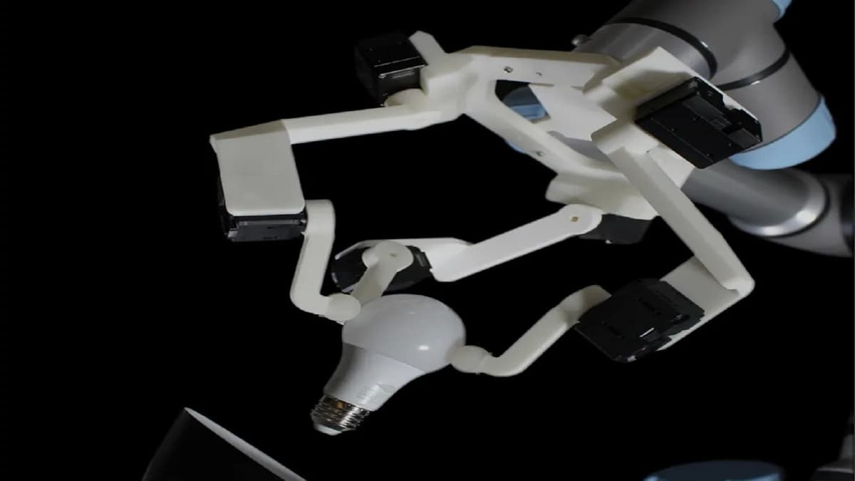Robot Yale dengan Cengkram Sferis, Mesin Efisien untuk Tugas Rumahan dan Medis