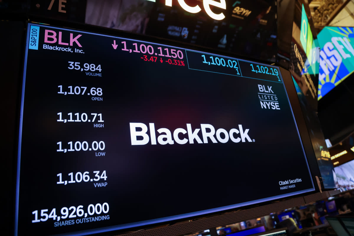 Mengapa BlackRock Belum Terjun ke ETF XRP Meski Semua Bersiap
