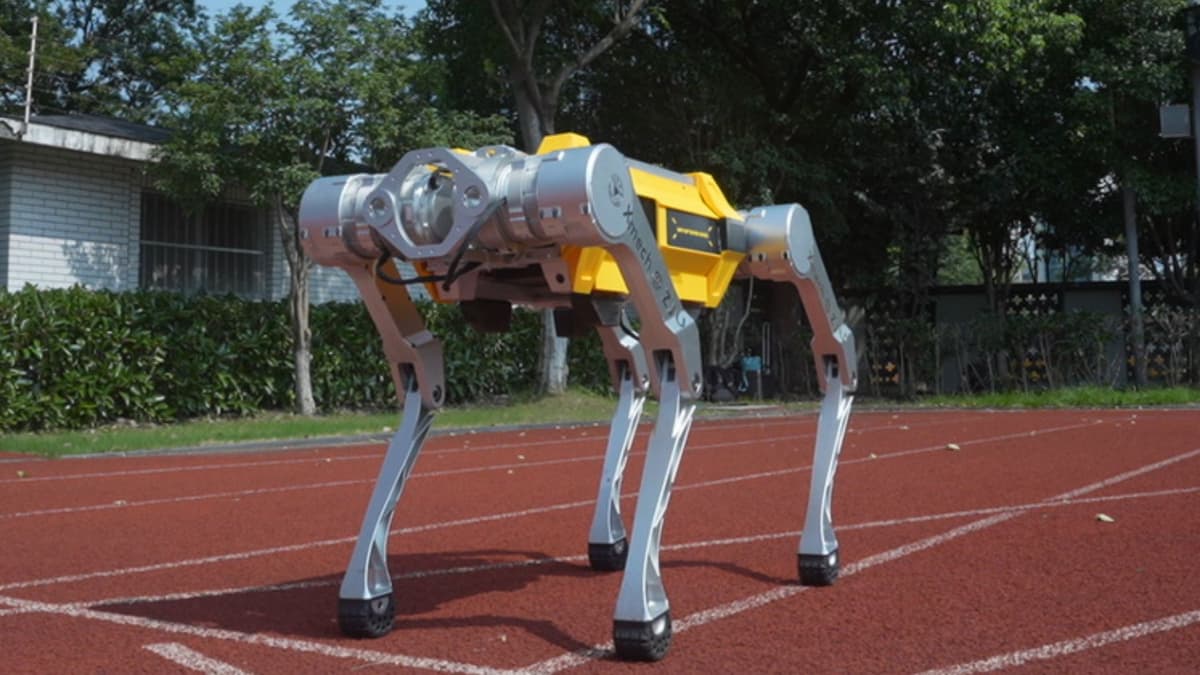 Robot White Rhino Pecahkan Rekor Dunia Lari Cepat 100 Meter di Cina