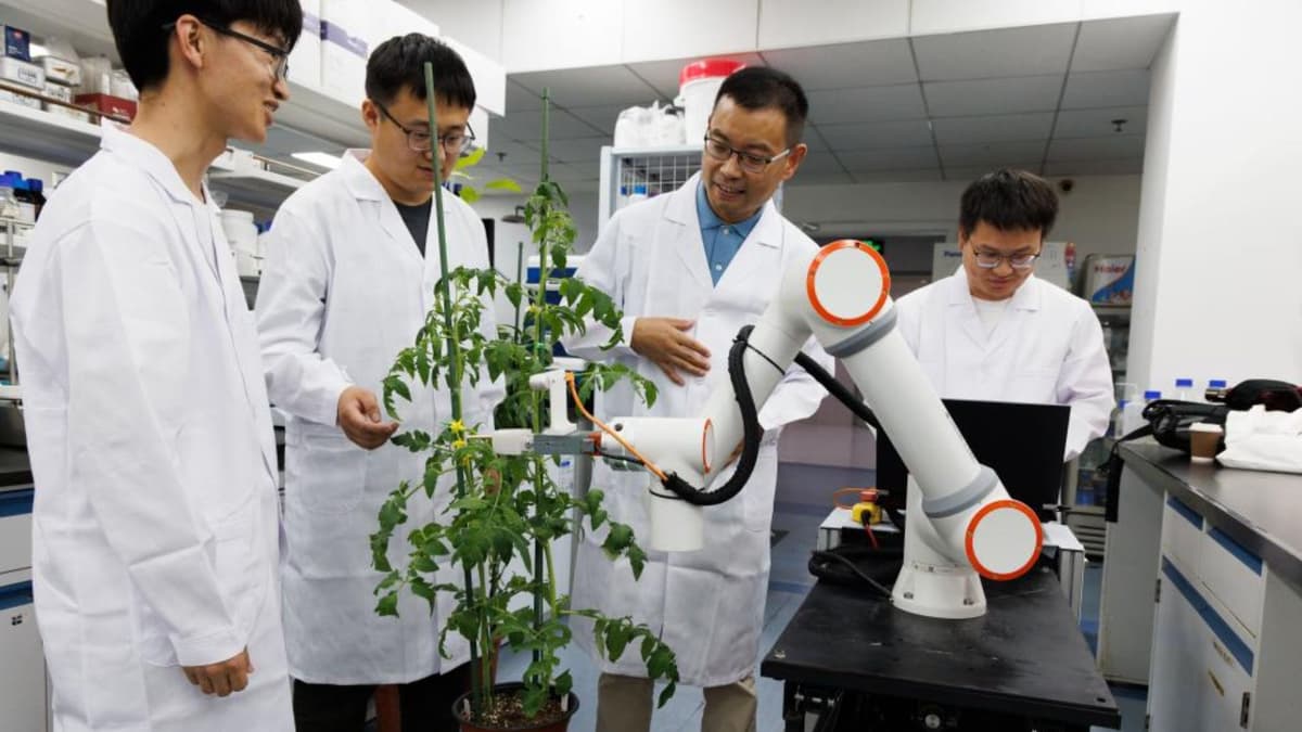 GEAIR: Robot Pemuliaan Berbasis AI Perdana Mempercepat Pertanian Pintar