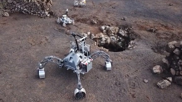Tim Robot Inovatif Uji Penjelajahan Terowongan Lava di Bulan dan Mars