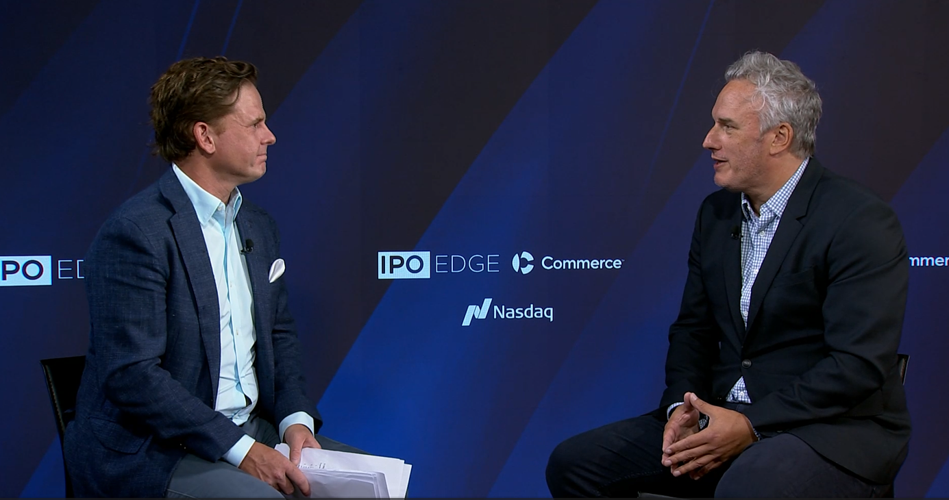 Commerce dan Travis Hess: Masa Depan AI dalam E-commerce yang Dipercaya