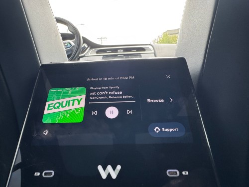 Waymo Kini Bisa Putar Spotify, Membuat Perjalanan Jadi Lebih Personal dan Seru