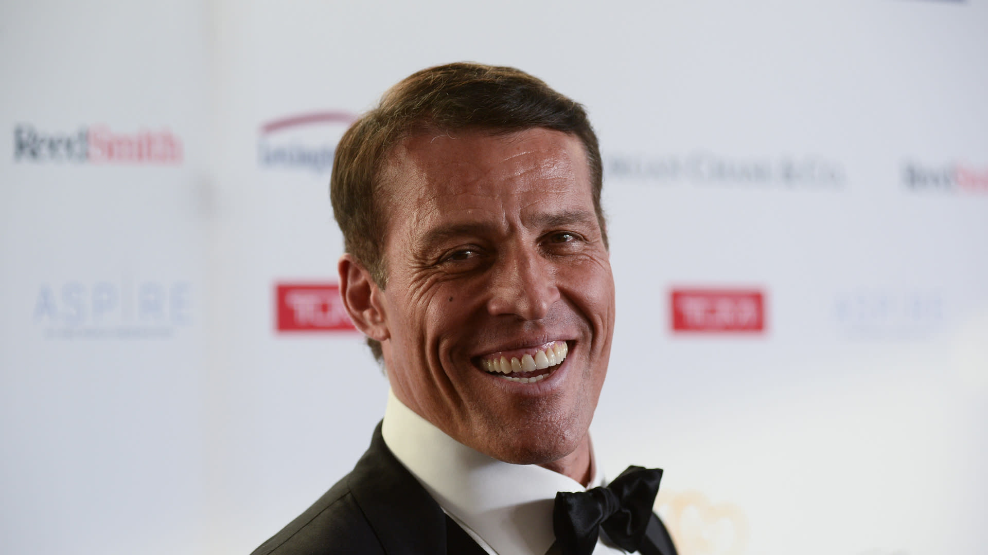 3 Tips Investasi Tony Robbins Agar Kamu Bisa Jadi Jutawan Muda