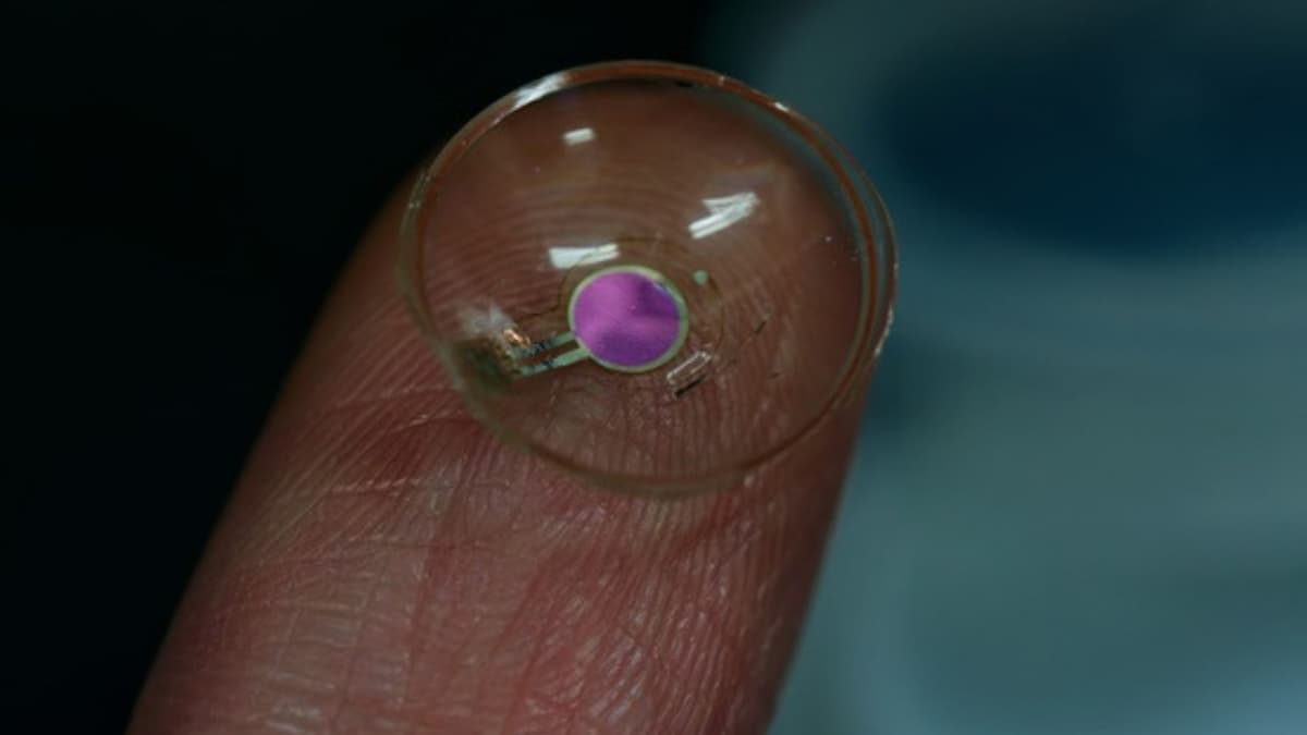 Lensa Kontak Nirkabel OLED Pertama untuk Diagnosis Retina yang Lebih Mudah
