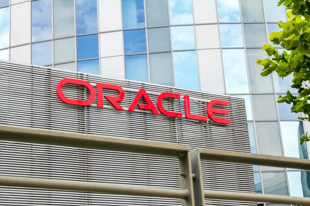 Oracle Fokus Besar pada AI Meski Pangkas Ratusan Pekerjaan Cloud