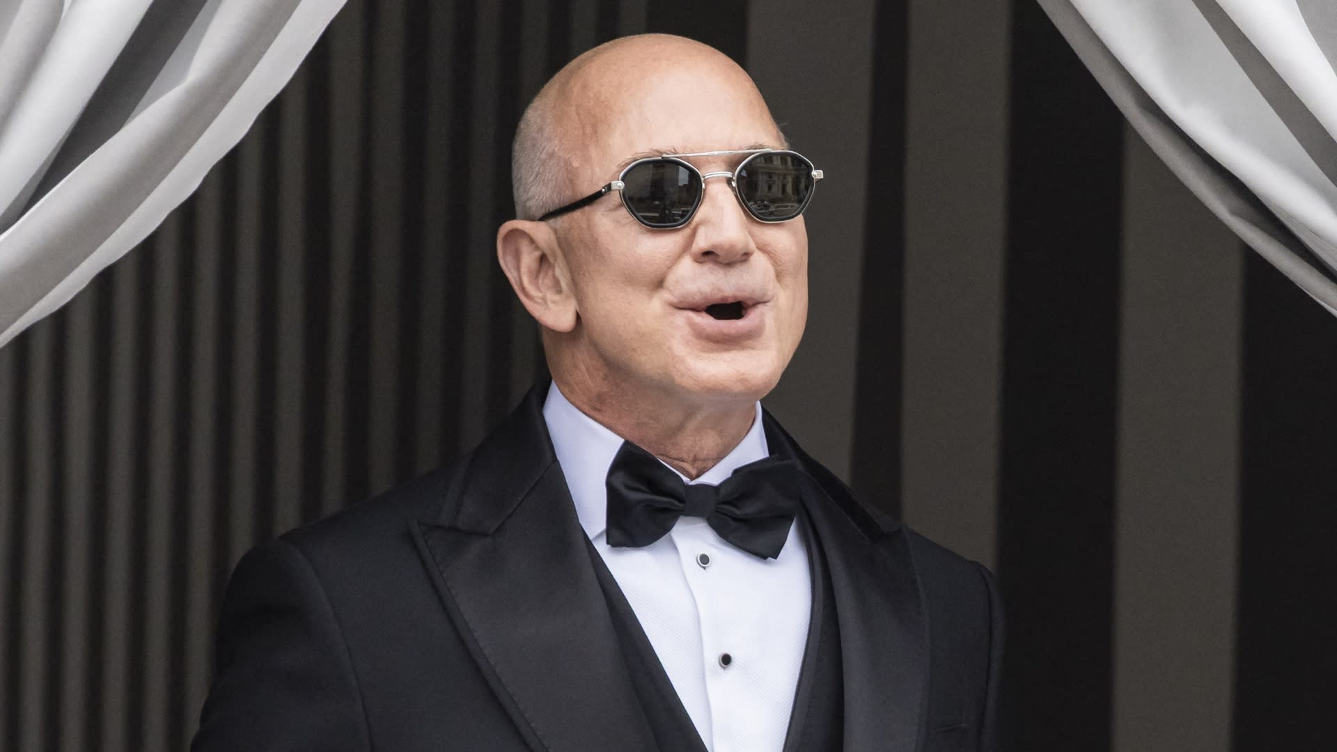 Seberapa Banyak Uang Jeff Bezos Bisa Dibelanjakan Sekarang? Panduan Likuiditas Kekayaan