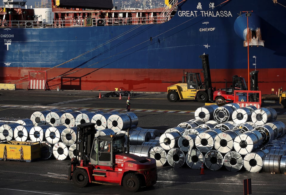 Trump Umumkan Tarif Baru Untuk Dorong Manufaktur Baja dan Semikonduktor AS