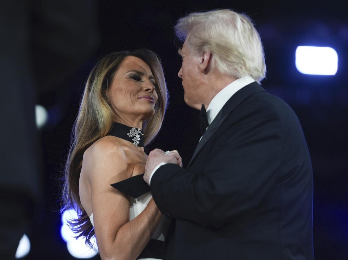 Kontroversi Surat Melania Trump untuk Putin: Apakah Surat Perdamaian Ini Dibuat AI?