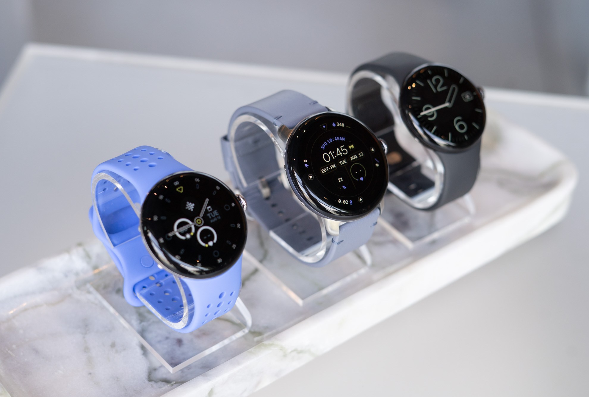 Google Pixel Watch 4: Jam Tangan Pintar dengan Layar Cerah dan Fitur AI Canggih