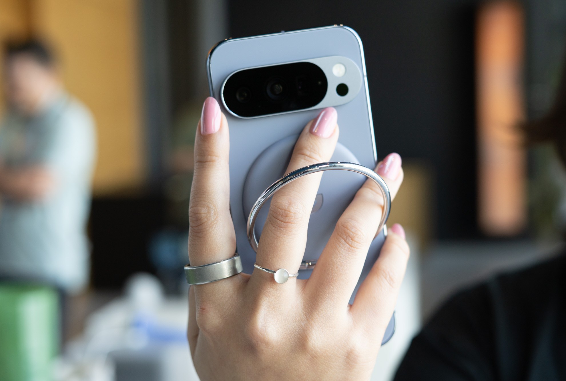 Qi2 dan Magnet: Solusi Pengisian Wireless Lebih Cepat dan Praktis di Pixel 10