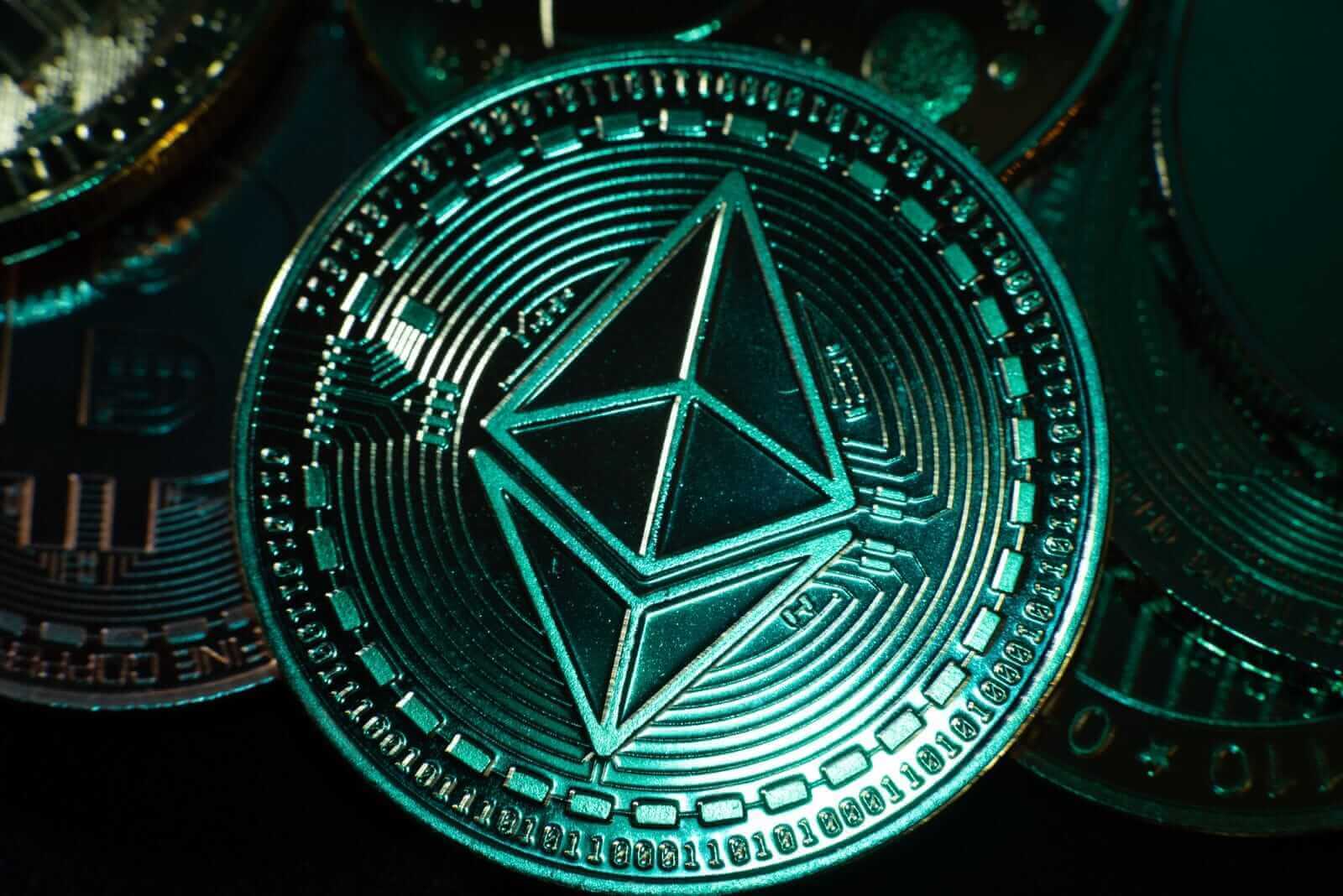 Ethereum Tembus Kenaikan 60%, Jadi Pilihan Utama Saat Boom Stablecoin 2025